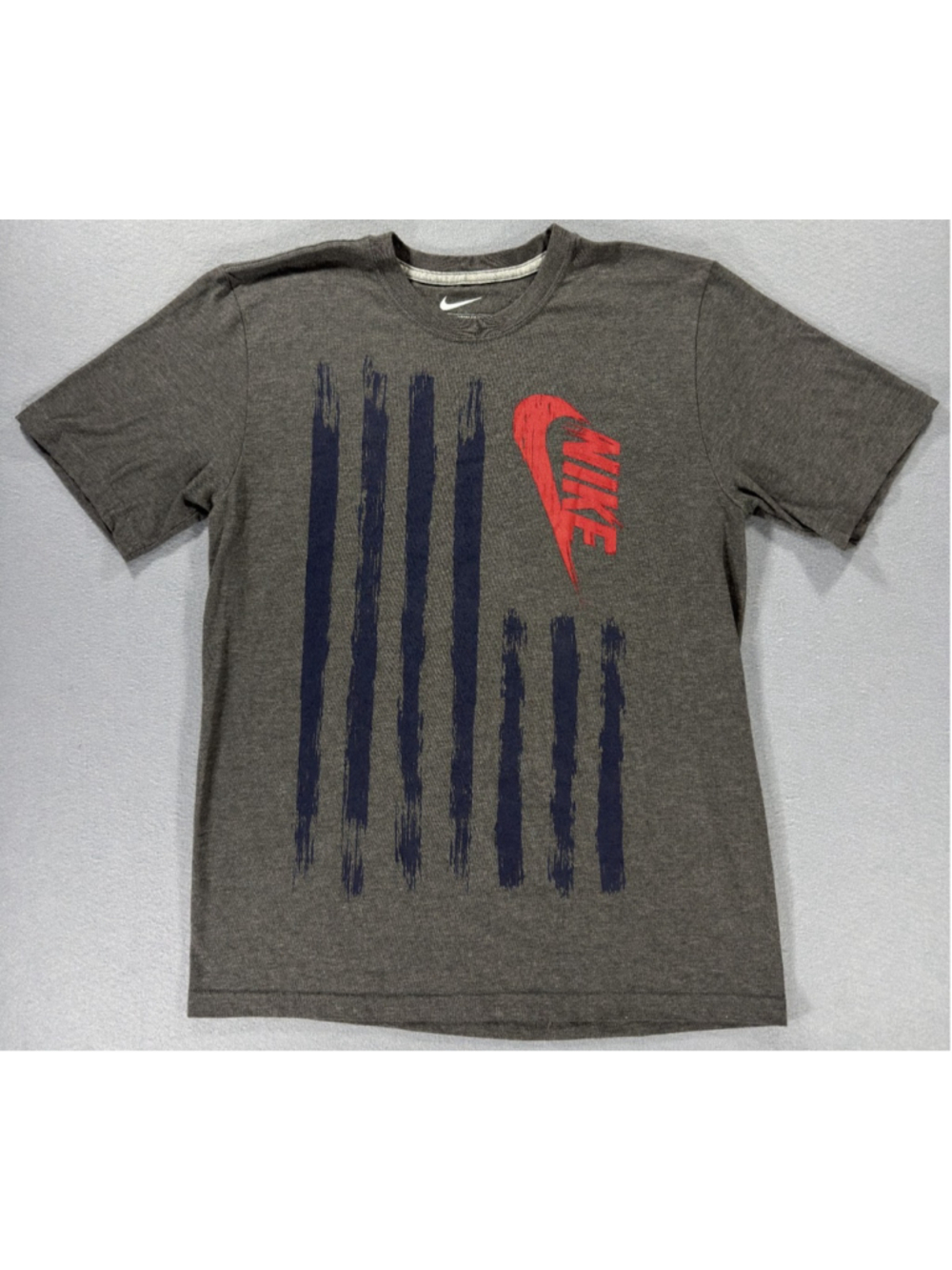 Nike T Shirt Mens Medium Gray Heather Brush Stroke Flag Logo Short Sleeve Tee